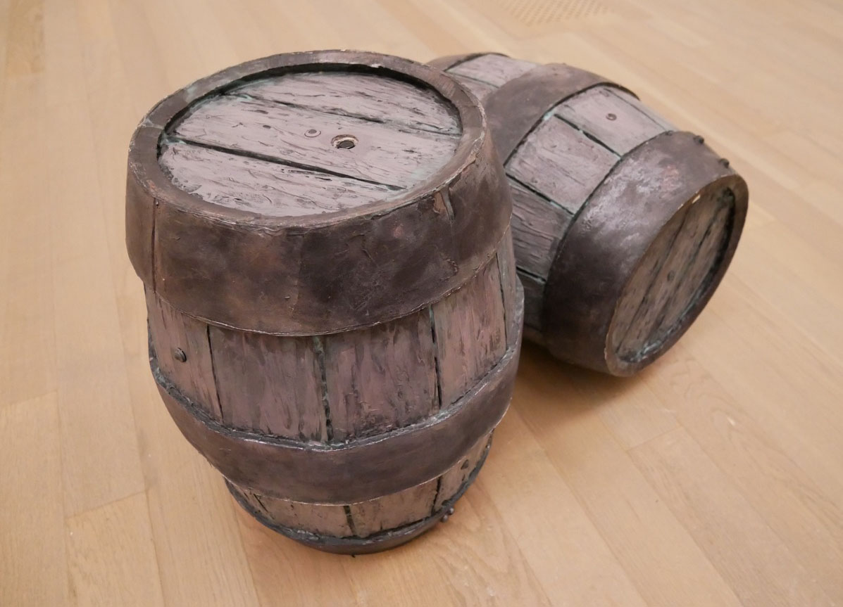 The barrel based on the ingame one. This is one of the barrels painted by Fumito Ueda himself.